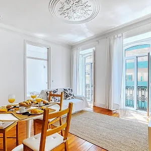 https://lovelisbonapartments-city-center-with-history.hotels-lisbon-portugal.com